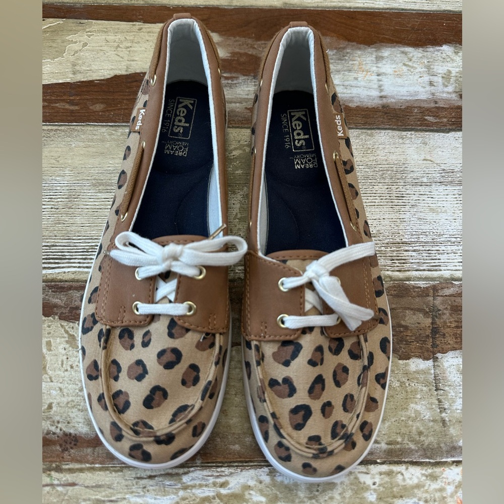 Keds Beige Tan leopard Print Slip On Women's Memory Foam Sneaker Size 8 EUC